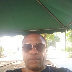 Meet your Posher, Derrick